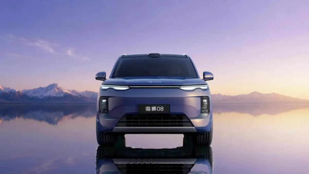 BYD Sealion 08 widok z przodu