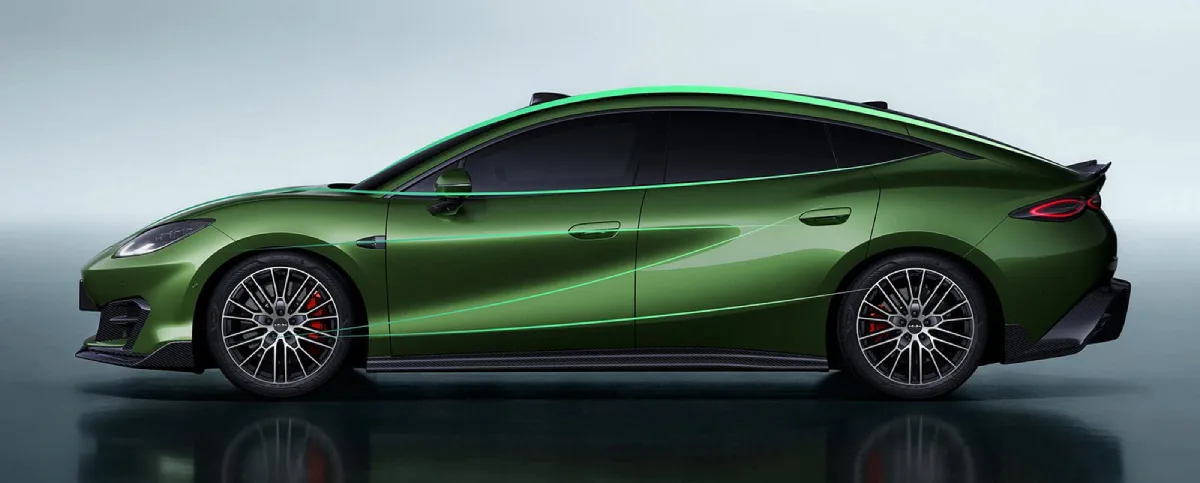 BYD Fang Cheng Bao Formula S 2026 pokazane z profilu