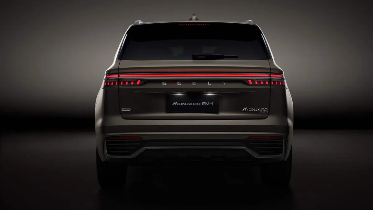 Geely Monjaro EM-i pokazany od tyłu