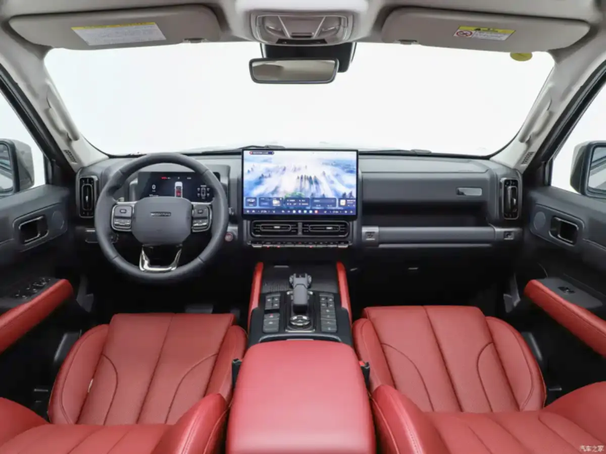 Wnętrze Haval H9 Li Hun Edition z centralnym ekranem