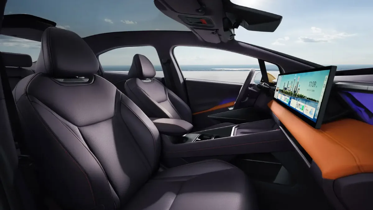 Przednie fotele i kokpit Hyundai IONIQ V