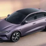 Jetta M6, elektryczny sedan FAW Volkswagen pokazany z przodu