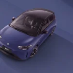 Niebieski Leapmotor A05, globalnie B03, pokazany z góry i od przodu