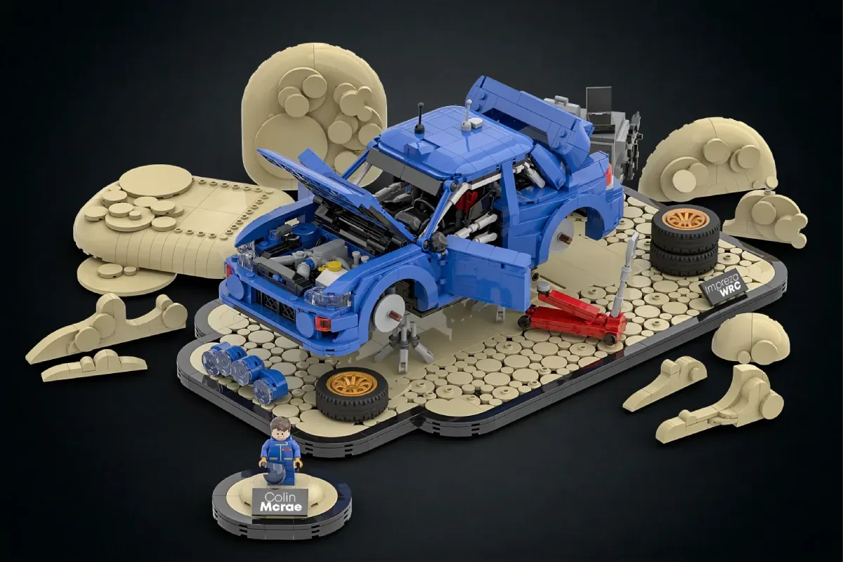 LEGO Subaru Impreza WRC na dioramie serwisowej z otwartą maską i kołami