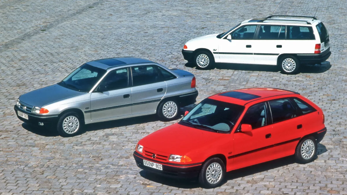 Opel Astra F w kilku wersjach nadwoziowych