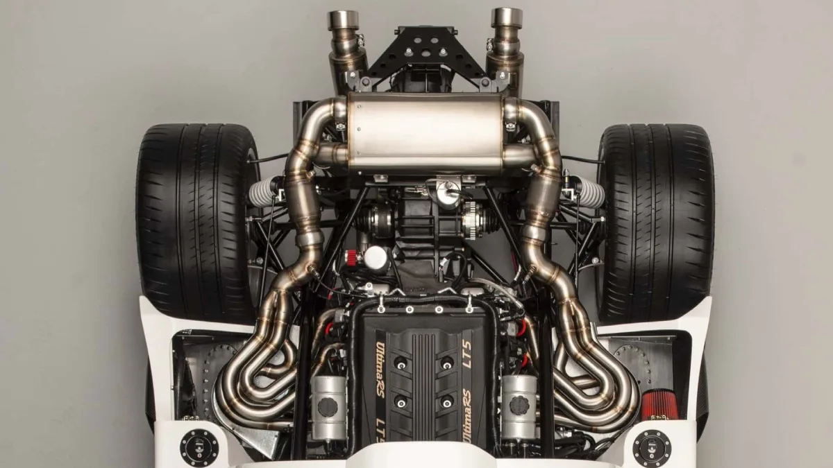 Silnik V8 w Ultima RS, konstrukcji powiązanej z Peregryn GT-R
