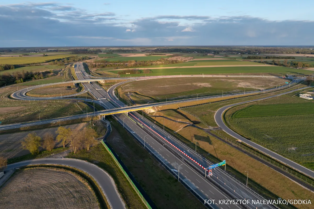 Węzeł autostradowy w Polsce widziany z lotu ptaka