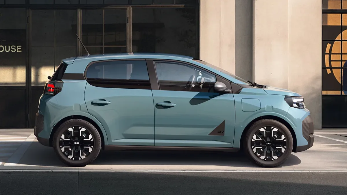 Dacia Spring 2027 widziana z boku