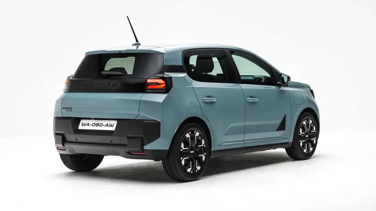 Dacia Spring 2027 widziana z tyłu