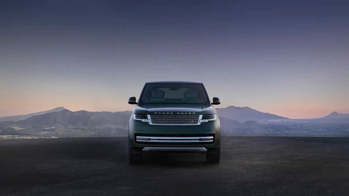Range Rover Electric 2026 widziany od przodu