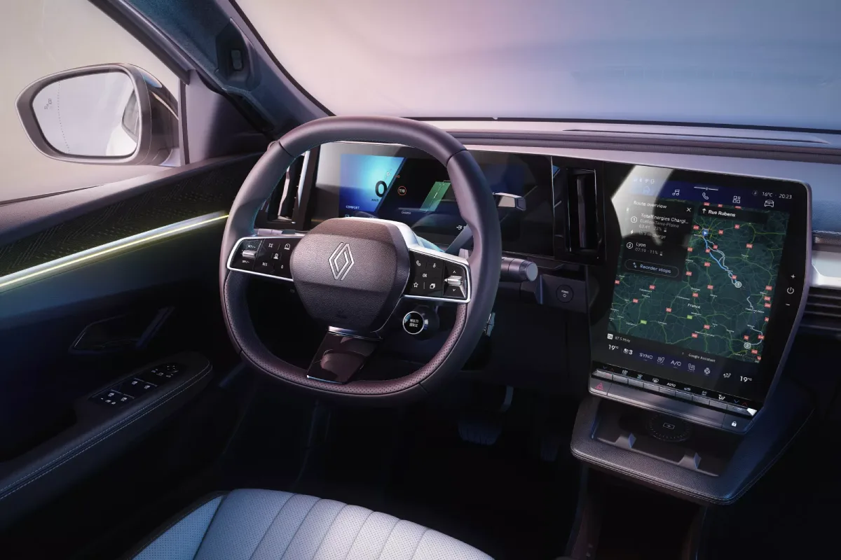 Kokpit Renault Scenic E-Tech electric z systemem openR link
