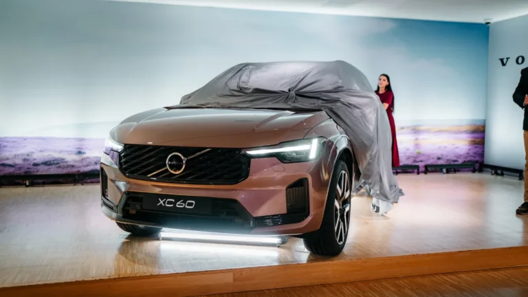 Volvo XC60 Long Range podczas polskiej premiery w Warszawie