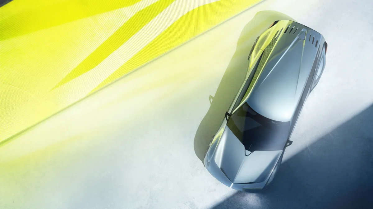Srebrny Opel STX Concept widziany z góry, z panoramicznym przeszkleniem, wydłużonym dachem i opływowym nadwoziem